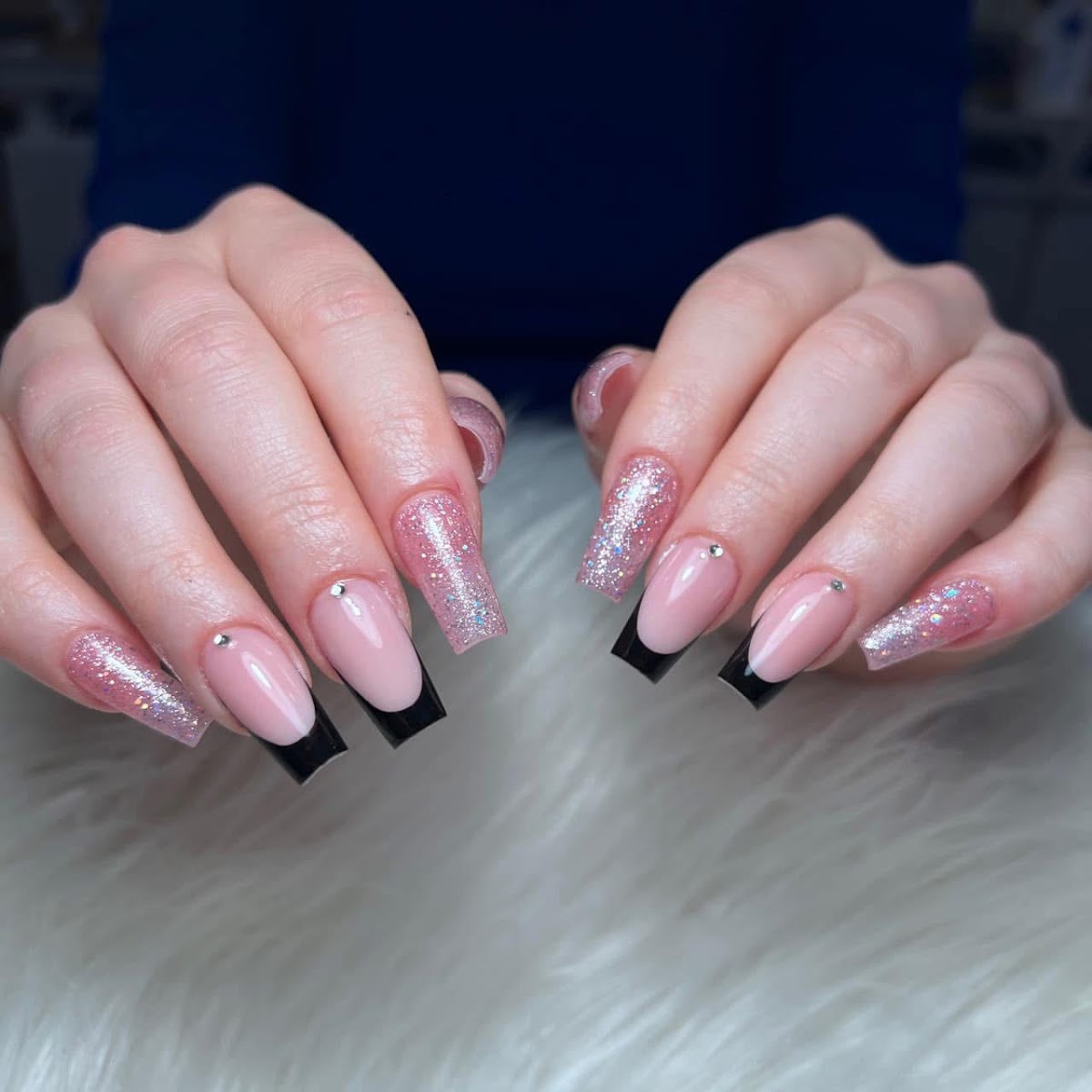 Sorgfältige Studio-Maniküre bei Mina Nails Eppstein